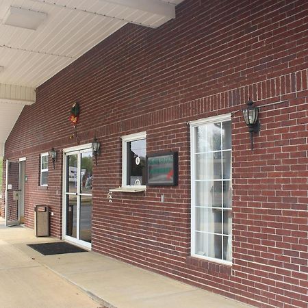 Deerfield Inn Adamsville 외부 사진