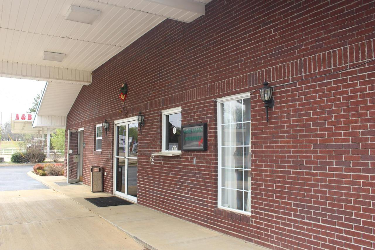 Deerfield Inn Adamsville 외부 사진