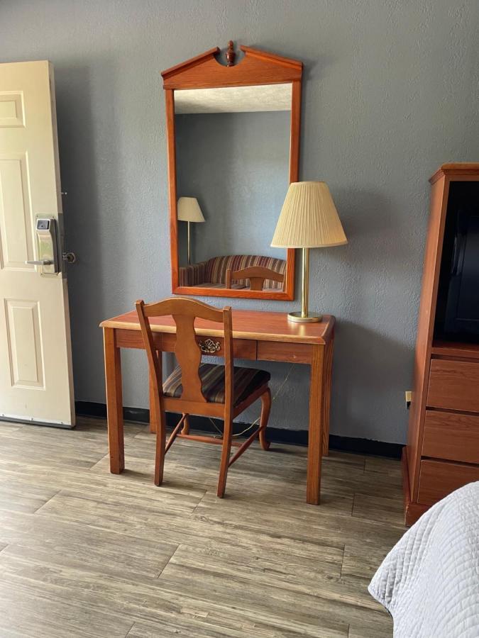 Deerfield Inn Adamsville 외부 사진