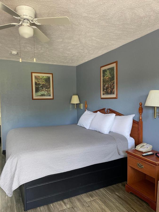 Deerfield Inn Adamsville 외부 사진