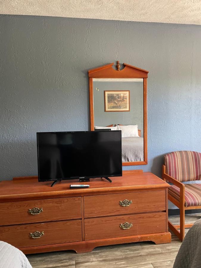 Deerfield Inn Adamsville 외부 사진