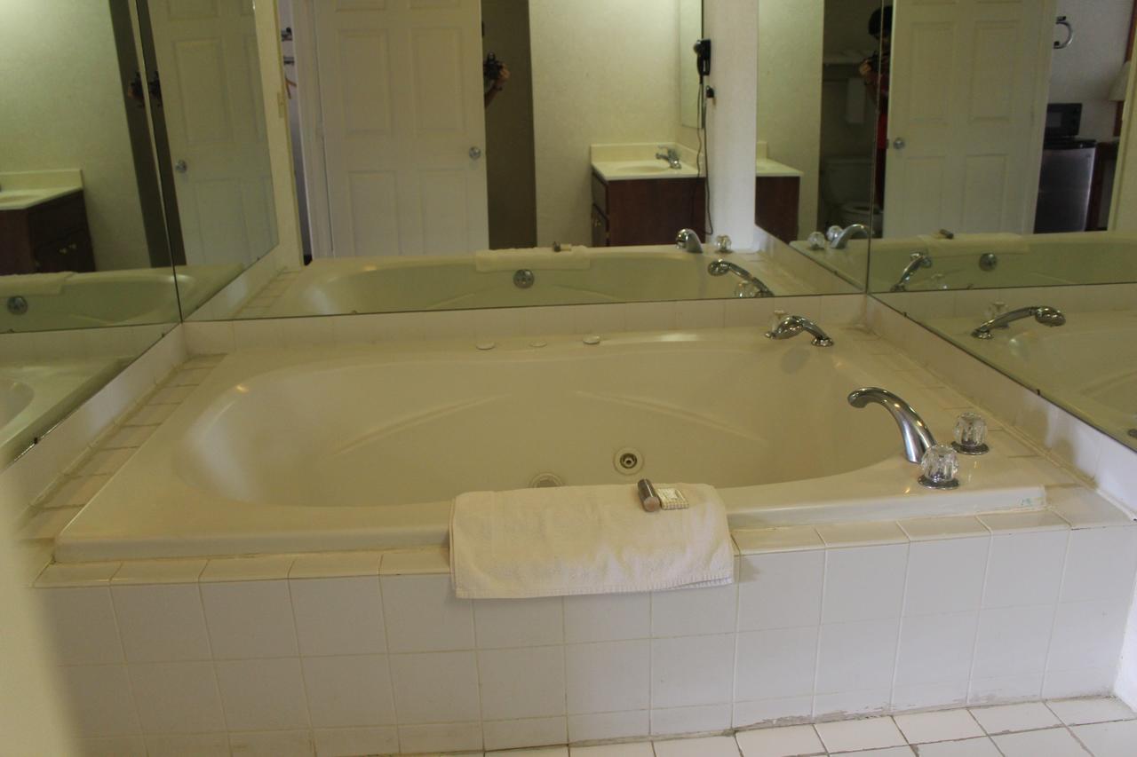 Deerfield Inn Adamsville 외부 사진